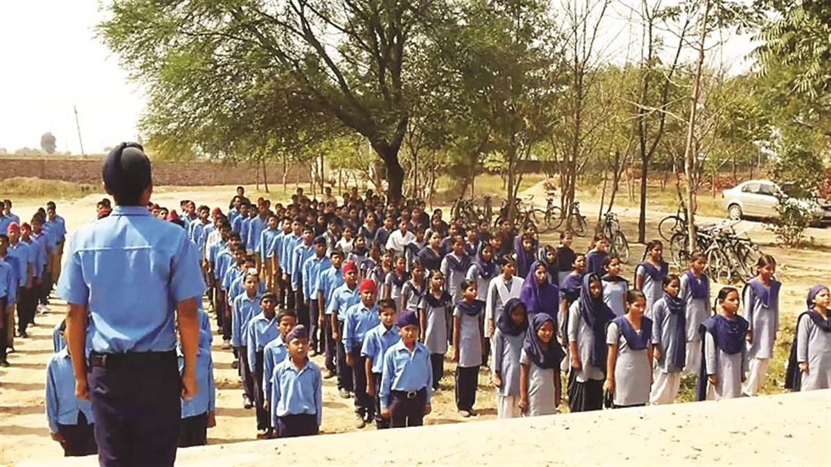 ਨੈਤਿਕ ਕਦਰਾਂ-ਕੀਮਤਾਂ ਦੀ ਗਿਰਾਵਟ