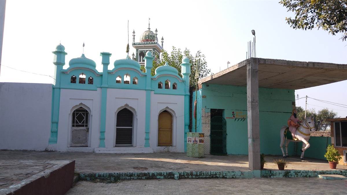 ਮਰਨ ਤੋਂ ਪਹਿਲਾਂ ਪਿੰਡ ਦੀ ਮਿੱਟੀ ਵੇਖਣਾ ਚਾਹੁੰਦੈ ਇਸ਼ਤੇਦਾਦ