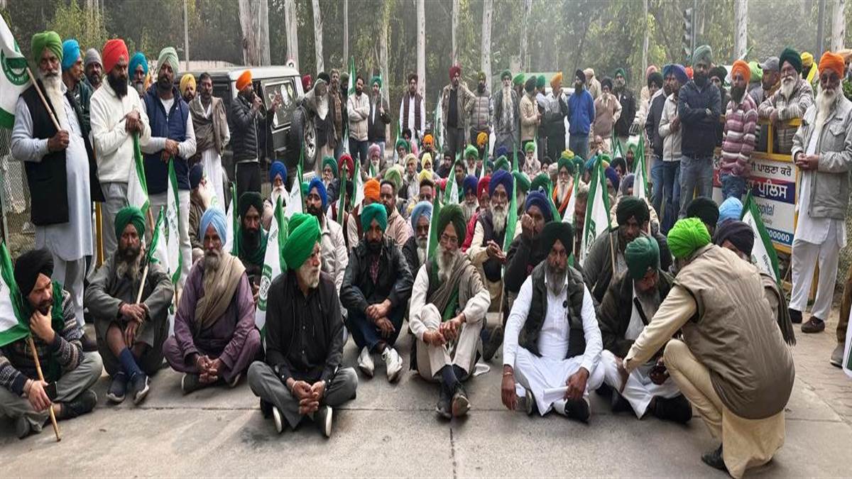 ਸੰਯੁਕਤ ਕਿਸਾਨ ਮੋਰਚਾ ਵੱਲੋਂ ਡੀਸੀ ਦਫ਼ਤਰ ਦਾ ਘਿਰਾਓ