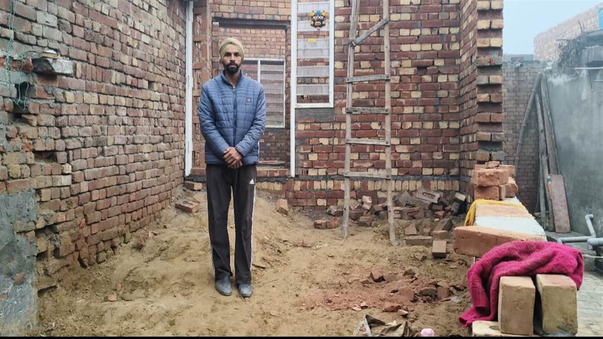 ਸਰਕਾਰ ਦੀ ਆਸ ’ਤੇ ਘਰਾਂ ਦੀਆਂ ਪੱਟੀਆਂ ਨੀਹਾਂ, ਨਹੀਂ ਮਿਲੇ ਪੈਸੇ
