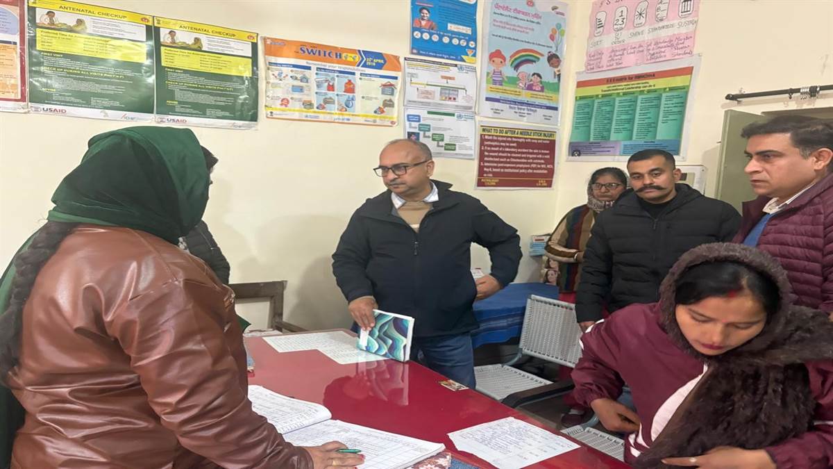 ਹਸਪਤਾਲਾਂ ’ਚ ਮਰੀਜ਼ਾਂ ਨੂੰ ਕੋਈ ਦਿੱਕਤ ਨਹੀਂ ਆਉਣ ਦਿੱਤੀ ਜਾਵੇਗੀ : ਡਾ. ਪਰਾਸ਼ਰ