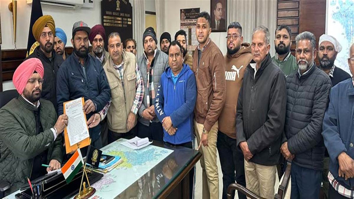 ਸ਼੍ਰੀ ਗੁਰੂ ਰਵਿਦਾਸ ਨੌਜਵਾਨ ਸਭਾ ਵੱਲੋਂ ਡੀਸੀ ਨੂੰ ਸੌਂਪਿਆ ਮੰਗ-ਪੱਤਰ