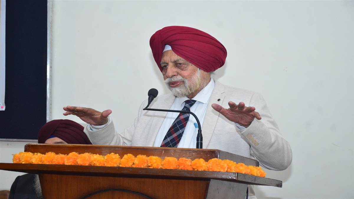 ਸ਼ਬਦ ਗਾਇਨ ਮੁਕਾਬਲੇ ’ਚ ਰਾਮਗੜ੍ਹੀਆ ਗਰਲਜ਼ ਕਾਲਜ ਦੀ ਝੰਡੀ