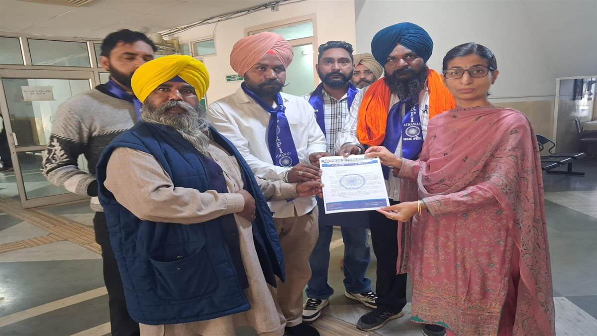 ਰਾਸ਼ਟਰਪਤੀ ਦੇ ਨਾਮ ਐੱਸਡੀਐੱਮ ਨੂੰ ਦਿੱਤਾ ਮੰਗ ਪੱਤਰ