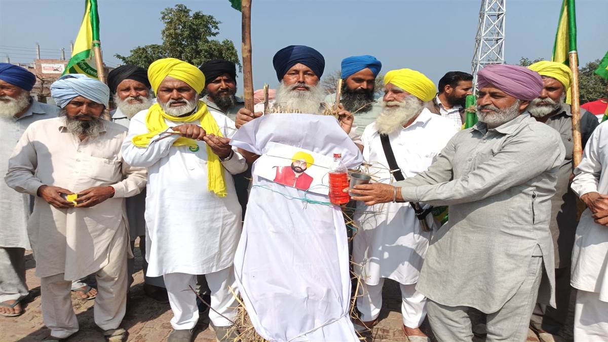 ਸੁਨਾਮ ਦੇ ਪਿੰਡਾਂ ’ਚ ਕਿਸਾਨਾਂ ਨੇ ਫੂਕੀਆਂ ਸਰਕਾਰ ਦੀਆਂ ਅਰਥੀਆਂ