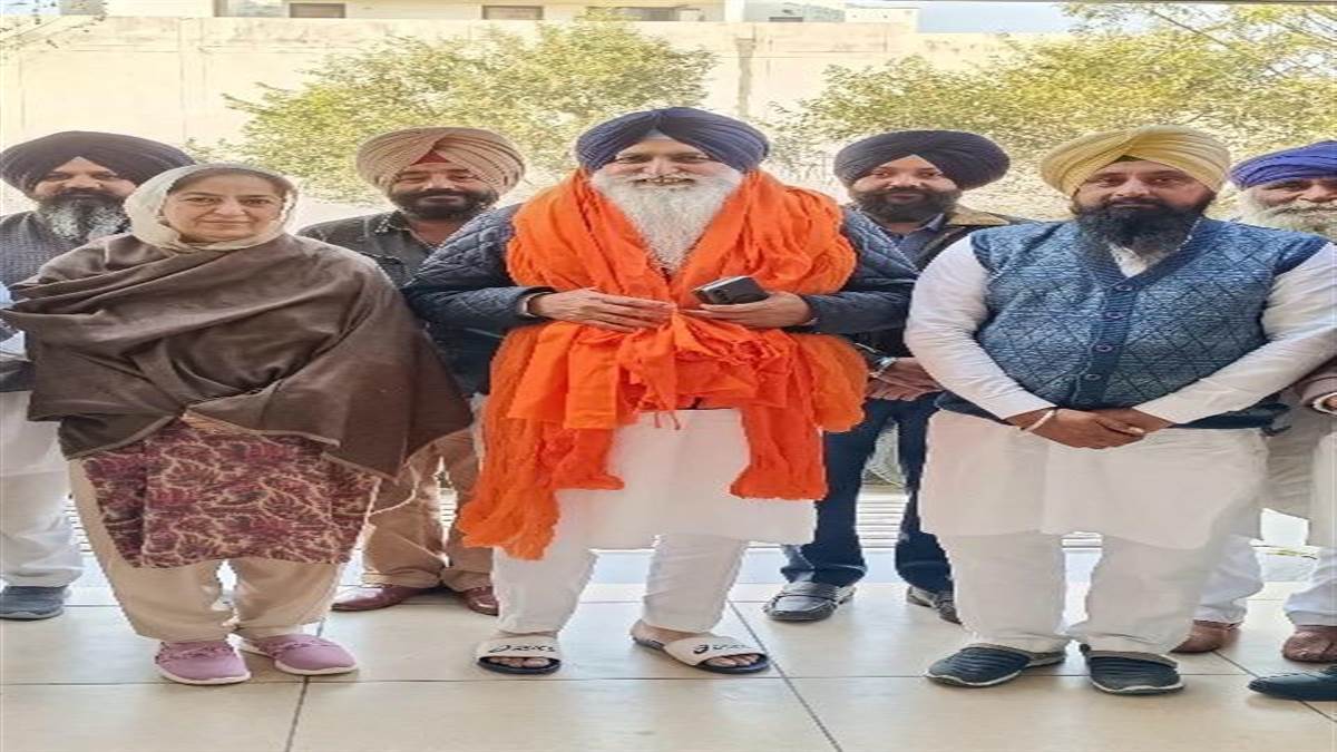 ਅਕਾਲੀ ਆਗੂ ਨਿਰਧੜਤ ਸਿੰਘ ਨੇ ਪ੍ਰੋਫੈਸਰ ਵਲਟੋਹਾ ਨੂੰ ਕੀਤਾ ਸਨਮਾਨਿਤ