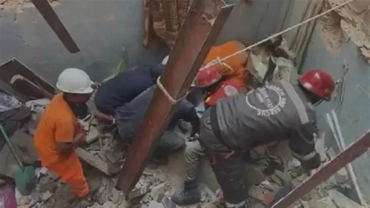 ਕਰਾਚੀ ’ਚ ਸਿਲੰਡਰ ਧਮਾਕੇ ਤੋਂ ਬਾਅਦ ਡਿੱਗੀ ਤਿੰਨ ਮੰਜ਼ਿਲਾ ਇਮਾਰਤ, 16 ਲੋਕਾਂ ਦੀ ਮੌਤ; ਰੈਸਕਿਊ ਆਪ੍ਰੇਸ਼ਨ ਜਾਰੀ