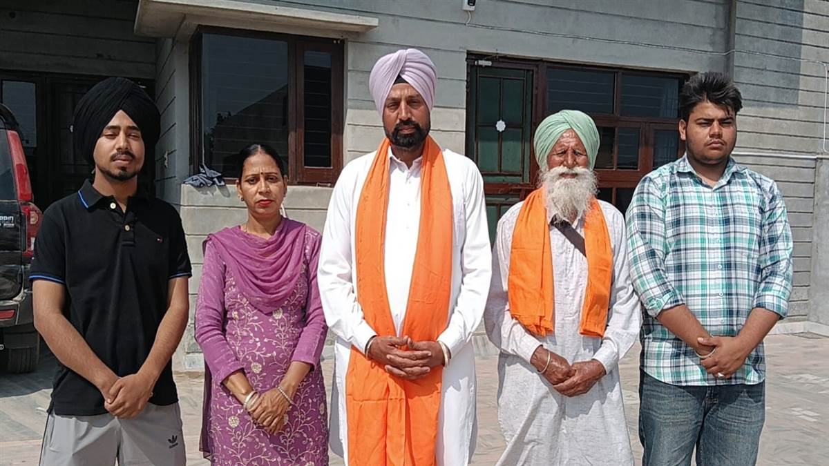 ਆਪ੍ਰੇਸ਼ਨ ਸਿੰਧੂਰ ਦੇ ਮਹਾਂਨਾਇਕ ਨਾਇਬ ਸੂਬੇਦਾਰ ਸਤਨਾਮ ਸਿੰਘ ਨੂੰ ਰਾਸ਼ਟਰਪਤੀ ਨੇ ਸੈਨਾ ਮੈਡਲ ਨਾਲ ਕੀਤਾ ਸਨਮਾਨਿਤ