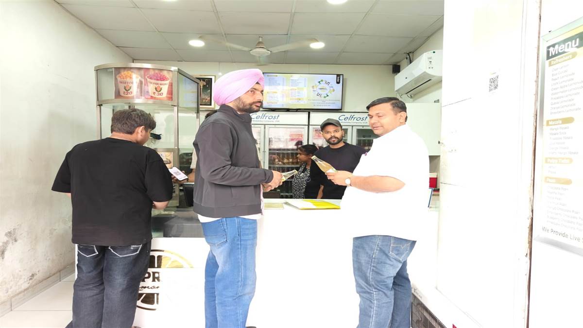 ਫੂਡ ਸੇਫਟੀ ਟੀਮ ਨੇ ਖਾਧ ਪਦਾਰਥਾਂ ਦੇ ਸੈਂਪਲ ਭਰੇ
