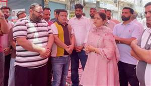 ਮਾਲਵਿਕਾ ਸੂਦ ਵੱਲੋਂ ਦੁਕਾਨਦਾਰਾਂ ਦੇ ਧਰਨੇ ਦੀ ਹਮਾਇਤ