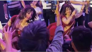 Jasmine Sandlas ਨਾਲ ਦੇਹਰਾਦੂਨ ਸ਼ੋਅ 'ਚ ਹੋਈ ਅਨੋਖੀ ਹਰਕਤ, ਲੋਕਾਂ ਨੇ ਕੀਤੀ ਗਲਤ ਤਰੀਕੇ ਨਾਲ ਛੂਹਣ ਦੀ ਕੋਸ਼ਿਸ਼