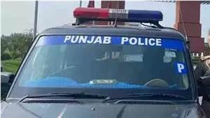Pathankot News : ਪੁਲਿਸ ਤੇ ਸੁਰੱਖਿਆ ਕਰਮਚਾਰੀਆਂ ਦੀ ਮੌਜੂਦਗੀ 'ਚ ਜ਼ਬਤ ਗੱਡੀ ਤੇ ਮਾਲ ਲੈ ਕੇ ਡਰਾਈਵਰ ਫ਼ਰਾਰ