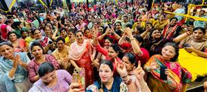 ‘ਗੇੜਾ ਦੇ ਦੇ ਨੀਂ ਮੁਟਿਆਰੇ’ ਗੀਤ ’ਤੇ ਵਿਧਾਇਕਾ ਬਲਜਿੰਦਰ ਕੌਰ ਨੇ ਮੁਟਿਆਰਾਂ ਨਾਲ ਪਾਇਆ ਗਿੱਧਾ
