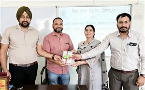 ਤਕਨੀਕ ਕਦੇ ਵੀ ਇਕ ਅਧਿਆਪਕ ਦਾ ਬਦਲ ਨਹੀਂ ਹੋ ਸਕਦੀ : ਪ੍ਰਿੰ. ਡਾ. ਰਾਜਵਿੰਦਰ ਕੌਰ