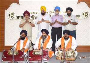 ਸ਼ਬਦੀ ਜੱਥਿਆਂ ਨੇ ਹਾਜ਼ਰੀ ਭਰ ਕੇ ਸੰਗਤ ਨੂੰ ਗੁਰਬਾਣੀ ਕੀਰਤਨ ਰਾਹੀਂ ਕੀਤਾ ਨਿਹਾਲ