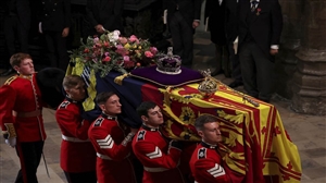 Queen Elizabeth II Funeral Updates: ਵੈਲਿੰਗਟਨ ਆਰਕ ਦੇ ਵੱਲ ਲਿਜਾਇਆ ਜਾ ਰਿਹੈ ਮਹਾਰਾਣੀ ਦਾ ਤਾਬੂਤ, ਸ਼ਾਹੀ ਪਰੰਪਰਾ ਨਾਲ ਦਿੱਤੀ ਜਾ ਰਹੀਂ ਹੈ ਅੰਤਿਮ ਵਿਦਾਈ