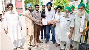 ਐੱਸਕੇਐੱਮ ਗ਼ੈਰ ਰਾਜਨੀਤਿਕ ਵੱਲੋਂ ਮੁੱਖ ਮੰਤਰੀ ਦੇ ਨਾਂ ਡਿਪਟੀ ਕਮਿਸ਼ਨਰ ਨੂੰ ਦਿੱਤਾ ਮੰਗ ਪੱਤਰ