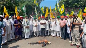 ਪੁਲਿਸ ਜਬਰ ਵਿਰੁੱਧ ਰੋਸ ਮਾਰਚ, ਡੀਸੀ ਦਫਤਰ ਦੇ ਬਾਹਰ ਸਰਕਾਰ ਦੀ ਅਰਥੀ ਫੂਕੀ