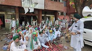 ਭਾਰਤੀ ਕਿਸਾਨ ਯੂਨੀਅਨ ਏਕਤਾ ਡਕੌਂਦਾ ਨੇ ਕਿਸਾਨ ਦੀ ਕੁਰਕੀ ਰੋਕੀ