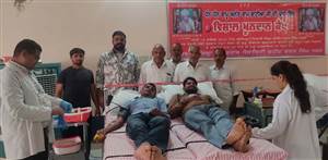 ਬਾਪੂ ਅਨੰਤ ਰਾਮ ਭਾਟੀਆ ਦੀ ਯਾਦ ’ਚ ਖ਼ੂਨਦਾਨ ਕੈਂਪ ਲਗਾਇਆ