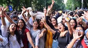 ਦਿੱਲੀ ਯੂਨੀਵਰਸਿਟੀ ਦੇ 4 ’ਚੋਂ 3 ’ਤੇ ਅਹੁਦਿਆਂ ’ਤੇ ABVP ਦੀ ਵੱਡੀ ਜਿੱਤ, ਆਜ਼ਾਦ ਉਮੀਦਵਾਰ ਨੇ ਰਚਿਆ ਇਤਿਹਾਸ