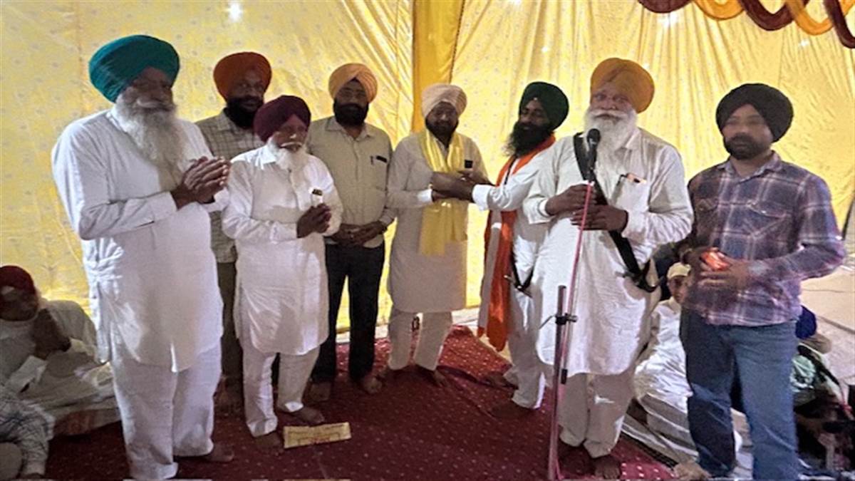 ਪ੍ਰਕਾਸ਼ ਪੁਰਬ ਸਬੰਧੀ ਧਾਰਮਿਕ ਸਮਾਗਮ ਕਰਵਾਇਆ