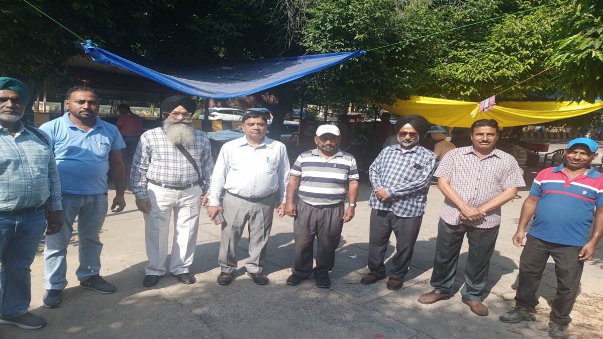 ਰੇਹੜੀਆਂ ਵਾਲਿਆਂ ਤੋਂ ਪੁੱਡਾ ਗਰਾਊਂਡ ਮੁਕਤ ਕਰਵਾਉਣ ਦੀ ਮੰਗ