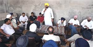 ਲੋਕ ਮਿਲਣੀ ਦੌਰਾਨ ਪਾਲਾ ਜਲਾਲਪੁਰ ਨੇ ਸੁਣੀਆਂ ਸਮੱਸਿਆਵਾਂ