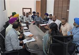 ਐੱਸਡੀਐੱਮ ਨੇ ਖਰੀਦ ਸਬੰਧੀ ਆੜ੍ਹਤੀਆਂ ਤੇ ਏਜੰਸੀਆਂ ਨਾਲ ਕੀਤੀ ਮੀਟਿੰਗ