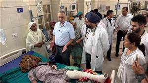 ਸੜਕ ਹਾਦਸੇ ਦੇ ਜ਼ਖ਼ਮੀਆਂ ਦਾ ਮੰਤਰੀਆਂ ਨੇ ਜਾਣਿਆ ਹਾਲ-ਚਾਲ