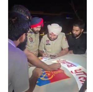 Ludhiana News : ਦਿੱਲੀ ਤੋਂ ਕਸ਼ਮੀਰ ਜਾ ਰਹੀ ਨਿੱਜੀ ਬੱਸ 'ਤੇ ਖੰਨਾ ’ਚ ਪਥਰਾਅ, ਪੁਲਿਸ ਨੇ ਵੀਡੀਓ ਜਾਰੀ ਕਰ ਕੇ ਕੀਤੀ ਪੁਸ਼ਟੀ