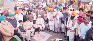 ਕਾਨੂੰਨ ਰੱਦ ਹੋਣ ਦੀ ™ਖ਼ੁਸ਼ੀ 'ਚ ਕਿਸਾਨਾਂ ਕੀਤੀ ਪਟਾਕੇਬਾਜ਼ੀ