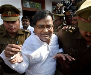 ਗਾਇਤਰੀ ਪ੍ਰਜਾਪਤੀ ਦੀ ਜ਼ਮਾਨਤ ਪਟੀਸ਼ਨ ’ਤੇ ਸੁਣਵਾਈ ਤੋਂ ਸੁਪਰੀਮ ਕੋਰਟ ਦਾ ਇਨਕਾਰ