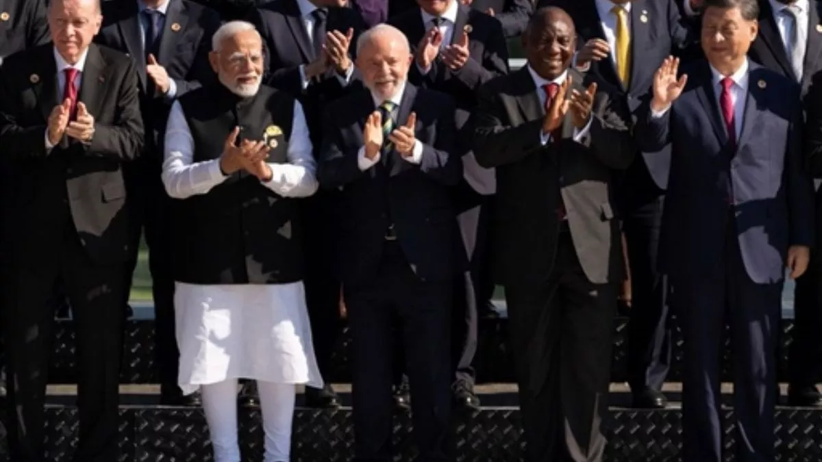 G-20 ਨੇਤਾਵਾਂ ਦੀ ਗਰੁੱਪ ਫੋਟੋ 'ਚ ਸਭ ਤੋਂ ਅੱਗੇ PM ਮੋਦੀ,  ਗਾਇਬ ਦਿਖੇ ਬਾਇਡਨ; ਕੀ ਸੀ ਕਾਰਨ?