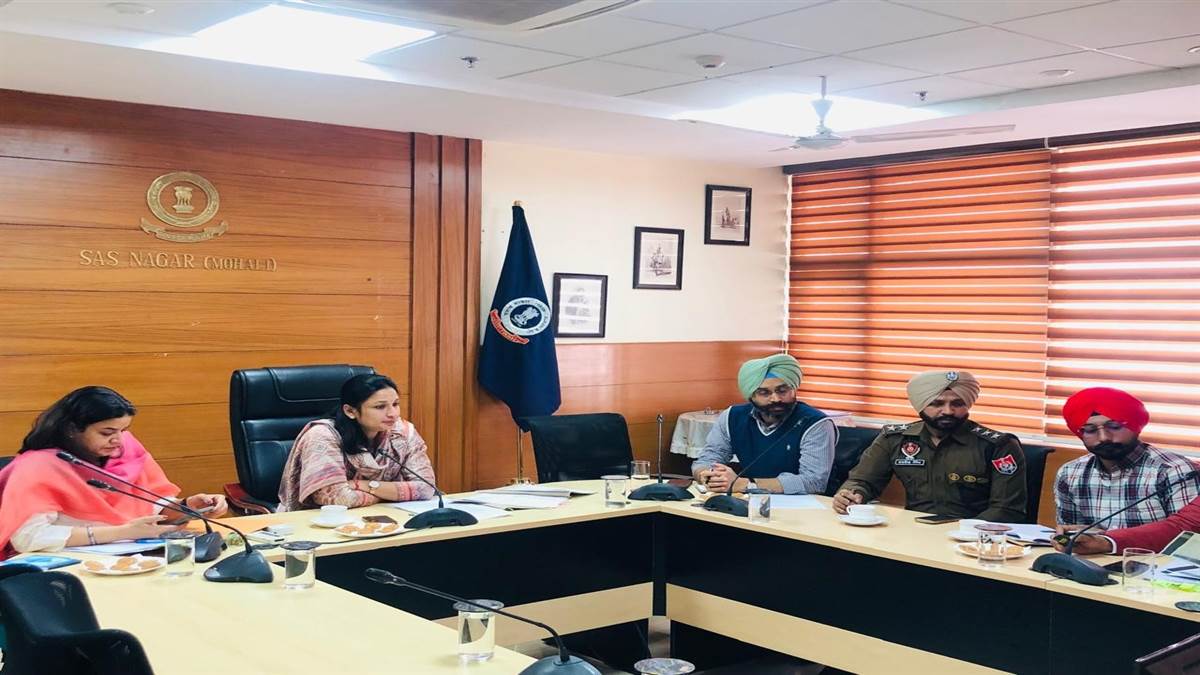 ਡੀਸੀ ਨੇ ਸੜਕ ਹਾਦਸਿਆਂ ਦੀ ਰੋਕਥਾਮ ਲਈ ਕੀਤੀ ਸਮੀਖਿਆ