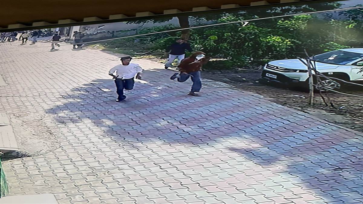 ਡੇਰਾਬੱਸੀ ਦੇ ਸੁਖਮਨੀ ਕਾਲਜ ਨੇੜੇ ਵਿਦਿਆਰਥੀਆਂ ਦੀ ਮਾਮੂਲੀ ਤਕਰਾਰ ਨੇ ਧਾਰਿਆ ਖ਼ੂਨੀ ਰੂਪ, 20 ਨੌਜਵਾਨਾਂ ਨੇ ਵਿਦਿਆਰਥੀ 'ਤੇ ਕੀਤਾ ਹਮਲਾ, ਸਿਰ 'ਤੇ ਆਈਆਂ ਗੰਭੀਰ ਸੱਟਾਂ