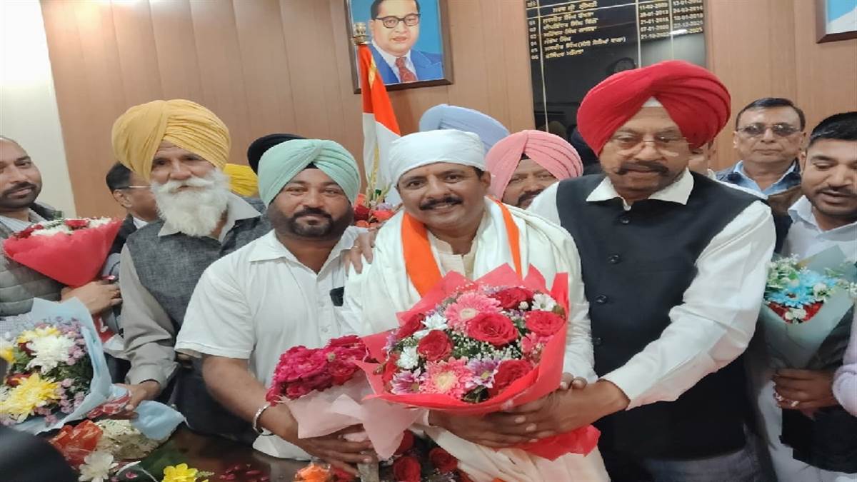 ਤੇਜਿੰਦਰ ਮਹਿਤਾ ਦਾ ਕੀਤਾ ਸਨਮਾਨ : ਬੰਗੜ