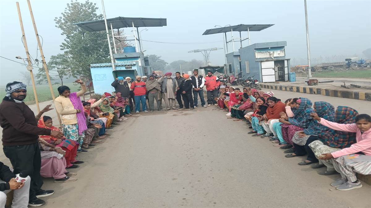 ਕਿਸਾਨ-ਮਜ਼ਦੂਰ ਯੂਨੀਅਨਾਂ ਨੇ ਸੰਗੋਵਾਲ ਟੋਲ ਪਲਾਜ਼ਾ ’ਤੇ ਕੀਤੀ ਰੋਸ ਰੈਲੀ