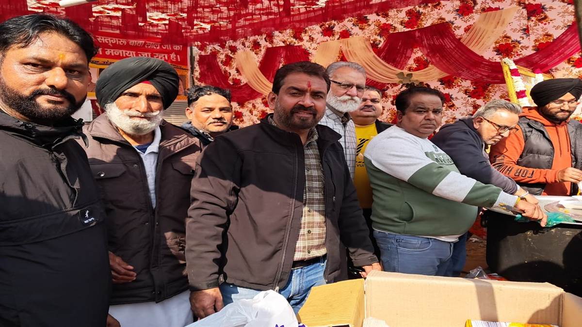 ਬਾਬਾ ਲਾਲ ਜੀ ਦੇ 671ਵੇਂ ਜਨਮ ਦਿਨ ’ਤੇ ਲਾਇਆ ਲੰਗਰ