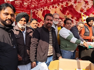 ਬਾਬਾ ਲਾਲ ਜੀ ਦੇ 671ਵੇਂ ਜਨਮ ਦਿਨ ’ਤੇ ਲਾਇਆ ਲੰਗਰ