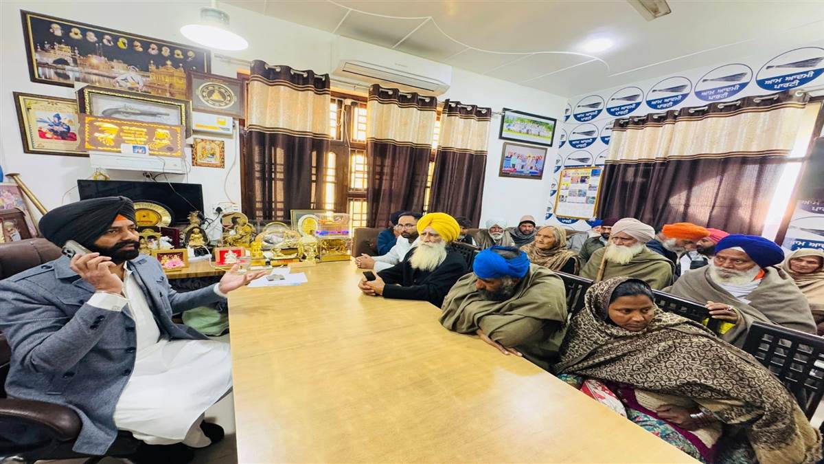 ਕੈਬਨਿਟ ਮੰਤਰੀ ਲਾਲਜੀਤ ਸਿੰਘ ਭੁੱਲਰ ਨੇ ਪੱਟੀ ਵਿਚ ਲੋਕ ਮਿਲਣੀ, ਲੋਕਾਂ ਦੀਆਂ ਸ਼ਿਕਾਇਤਾਂ ਦਾ ਮੌਕੇ ’ਤੇ ਕੀਤਾ ਨਿਪਟਾਰਾ