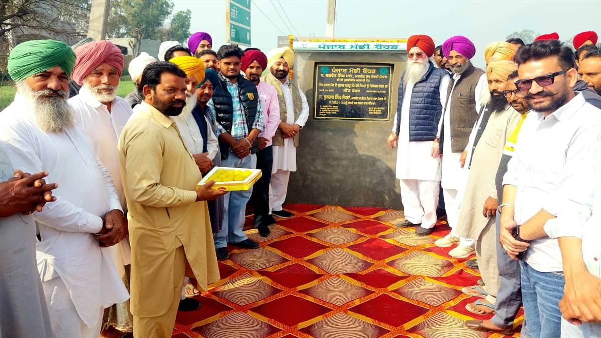 ਸਪੀਕਰ ਨੇ ਲਿੰਕ ਸੜਕਾਂ ਦੀ ਮੁਰੰਮਤ ਦੇ ਨੀਂਹ ਪੱਥਰ ਰੱਖੇ