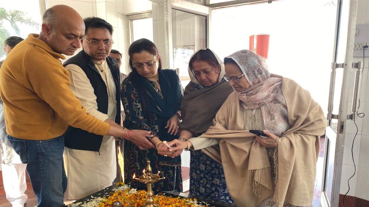 ਸੰਦੀਪ ਗਿੱਲਹੋਤਰਾ ਦੀ ਆਤਮਾ ਦੀ ਸ਼ਾਂਤੀ ਲਈ ਸ਼ਹੀਦਾਂ ਦੀ ਸਮਾਧੀ ਵਿਖੇ ਸ਼ਾਂਤੀ ਯੱਗ ਕਰਵਾਇਆ