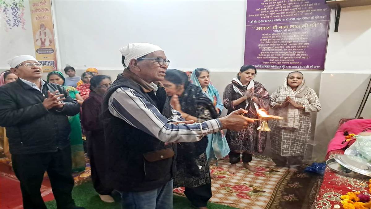 ਲਾਲ ਦੁਆਰਾ ਮੰਦਰ ’ਚ ਸਤਿਸੰਗ ਤੇ ਆਰਤੀ ਕਰਵਾਈ