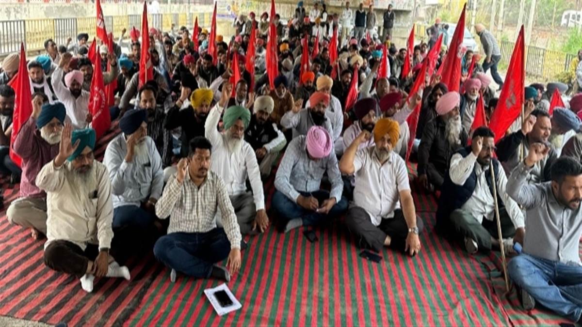 ਬਿਜਲੀ ਬੋਰਡ ਦੀਆਂ ਜ਼ਮੀਨਾਂ ਵੇਚਣ ਖ਼ਿਲਾਫ਼ ਕੱਢੀ ਰੈਲੀ