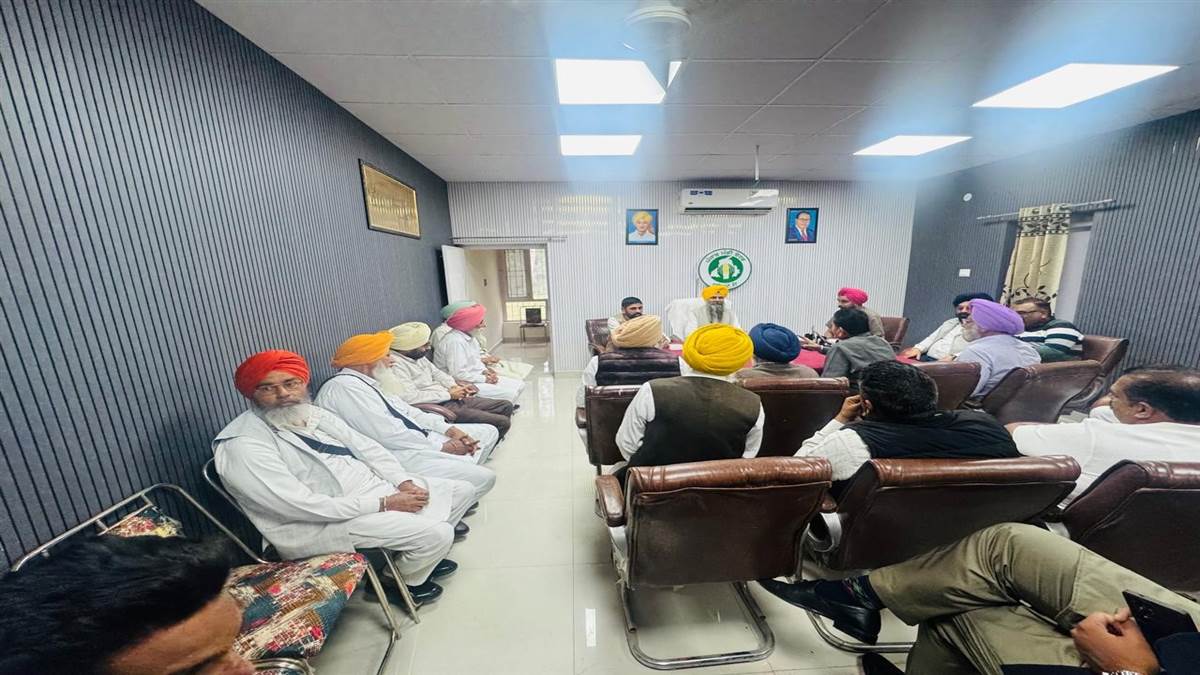 ਆੜ੍ਹਤੀਆਂ ਨੂੰ ਦਰਪੇਸ਼ ਮੁਸ਼ਕਲਾਂ ਸਬੰਧੀ ਵਿਧਾਇਕ ਕਟਾਰੀਆ ਨਾਲ ਚਰਚਾ