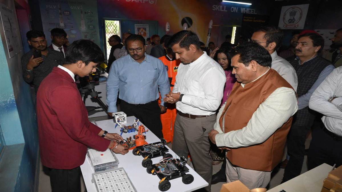 ਸਕੂਲ ਆਫ਼ ਐਮੀਨੈਂਸ ਫਿਲੌਰ ’ਚ ਅਤਿ-ਆਧੁਨਿਕ ਸਪੇਸ ਲੈਬ ਦਾ ਉਦਘਾਟਨ