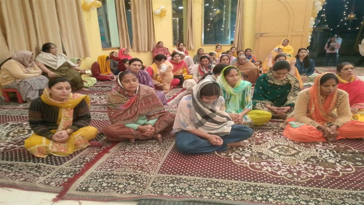 ਨਵਰਾਤਿਆਂ ਮੌਕੇ ਮਾਂ ਬਗਲਾ ਮੁਖੀ ਧਾਮ ਪੱਟੀ ’ਚ ਕਰਵਾਈ ਚੌਂਕੀ