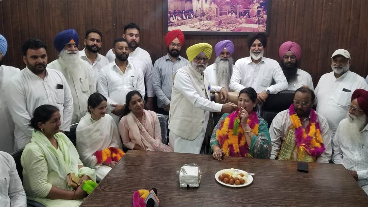 ਬਲਾਕ ਸੰਮਤੀ ਦੇ ਚੇਅਰਪਰਸਨ ਤੇ ਡਿਪਟੀ ਚੇਅਰਮੈਨ ਦੀ ਕੀਤੀ ਤਾਜਪੋਸ਼ੀ