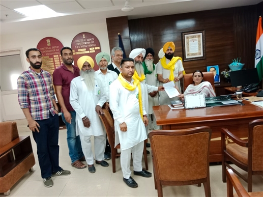 Representatives of Democratic Rights Council Punjab Unit Chandigarh  Mohali Panjab University Chandigarh handed over the demand letter to Assistant Deputy Commissioner Mohali